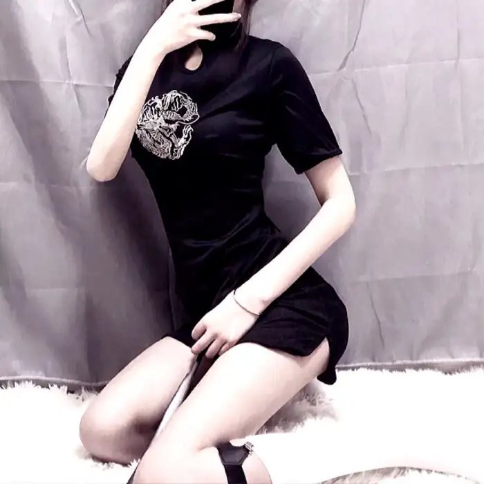 三个扑火的少年
